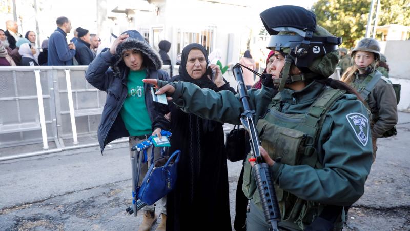 الاحتلال الإسرائيلي يعتقل 20 فلسطينيًا من الضفة خلال ساعات - رويترز